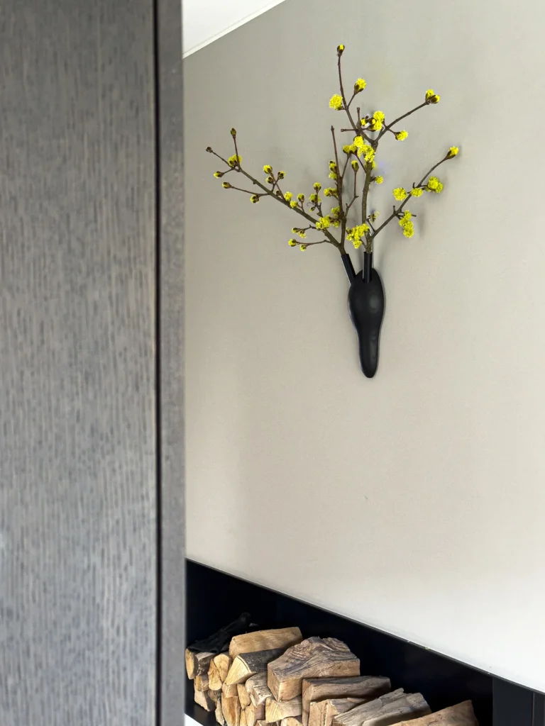 RESPECT_Wandschmuck_Holzgeweih_Pflanzendeko_Wandgestaltung